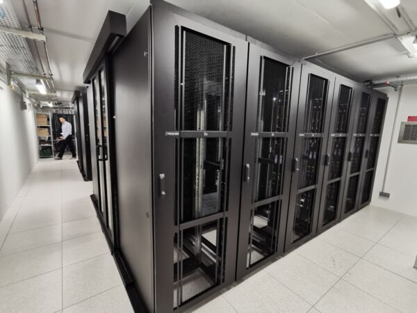 Salle de data center classique